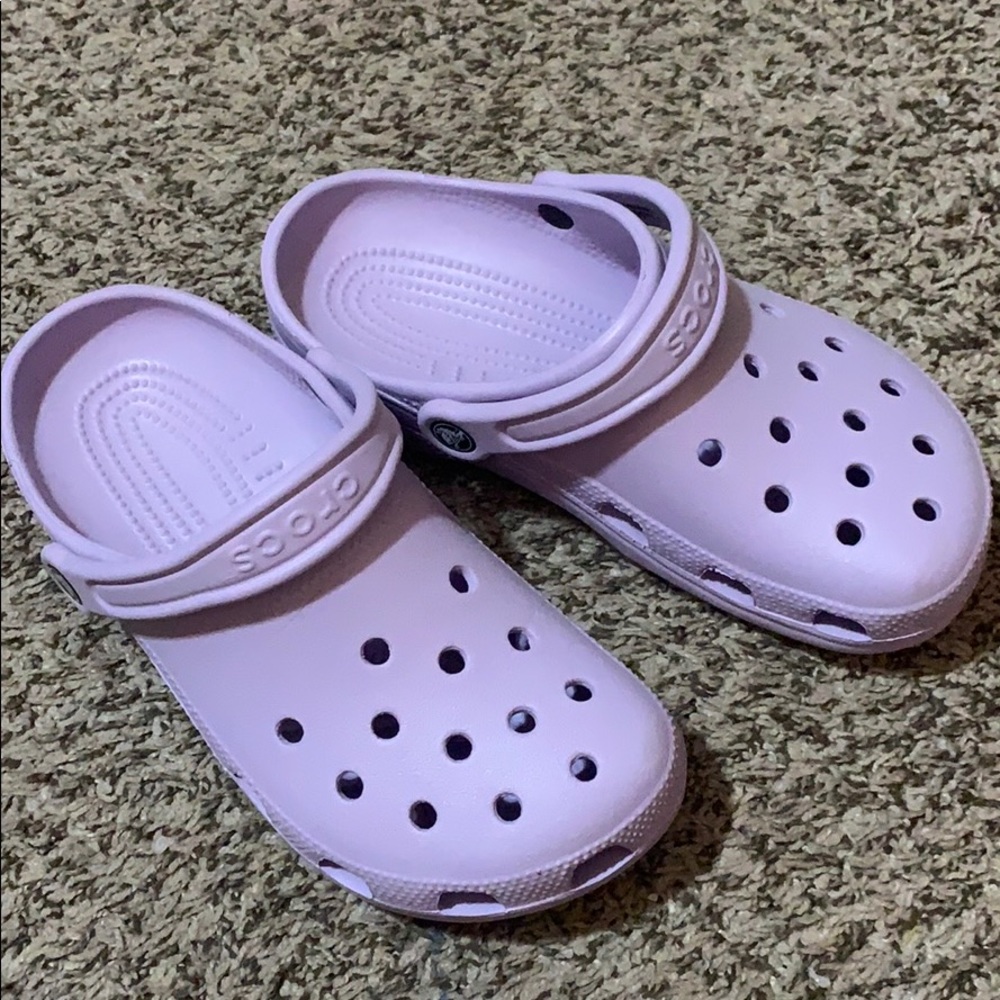 Crocs (purple)